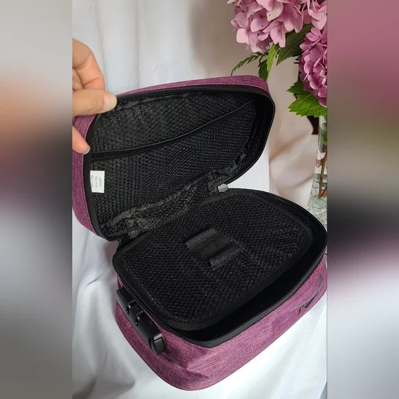 Tweed Locking Case 🔒 - Picture 5 of 10